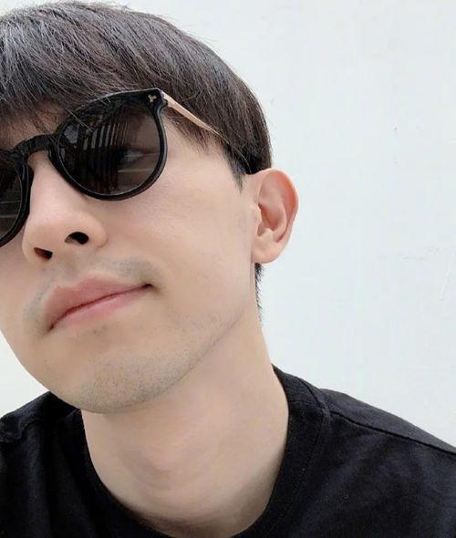 男明星网红手机壳,揭秘男明星网红的时尚选择