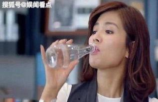 明星网红喝水视频大全,揭秘日常生活中的小确幸