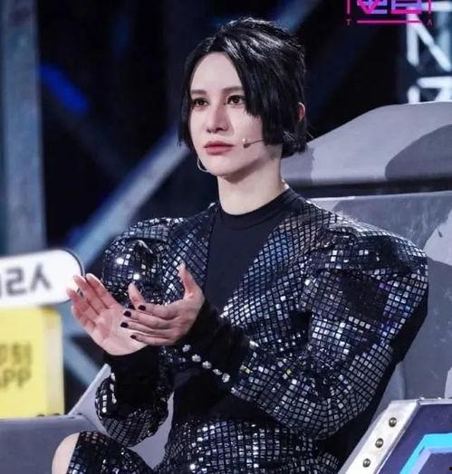 明星网红唱歌救场视频,明星现场变身K歌达人