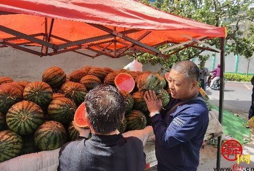 村委会吃瓜热门视频,揭秘乡村生活新风尚